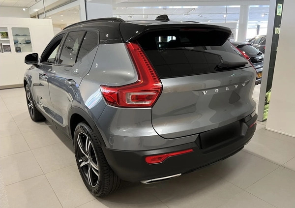 Volvo XC 40 cena 129900 przebieg: 156000, rok produkcji 2019 z Sulejówek małe 22